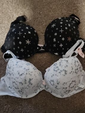 NWT Lot Of 2 Victoria's Secret Pushup Bras 34B